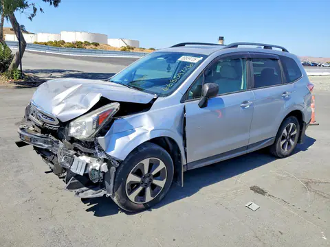 JF2SJAEC7JH578437 — 2018 Subaru Forester, Передняя часть (Front End), фото до ремонта