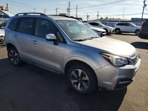 2018 Subaru Forester VIN JF2SJAGC5JH549371 фото 4