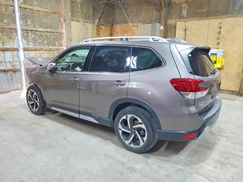 2022 Subaru Forester VIN JF2SKARC2NH447607 фото 2