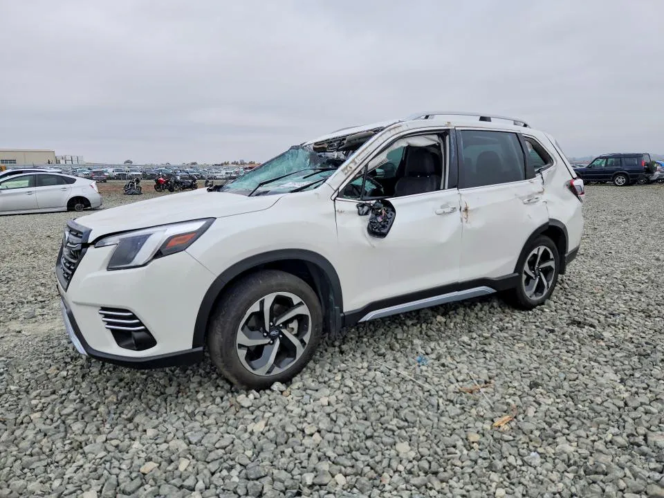 2023 Subaru Forester VIN JF2SKARCXPH404300 фото 1