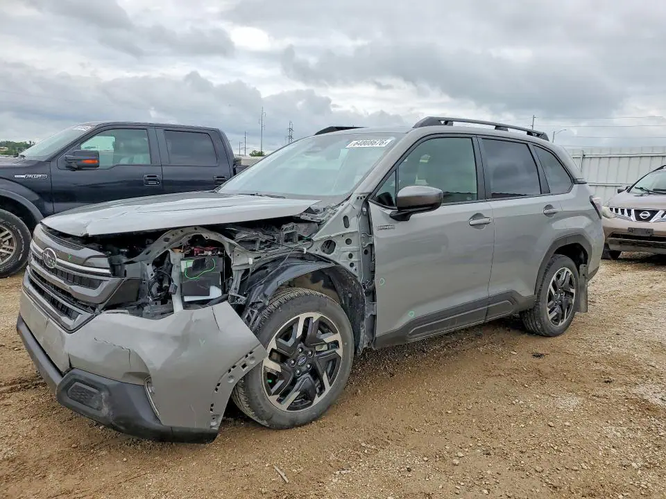 JF2SLSED1SH423490 Subaru Forester 2025 — повреждение Передняя часть, фото до ремонта