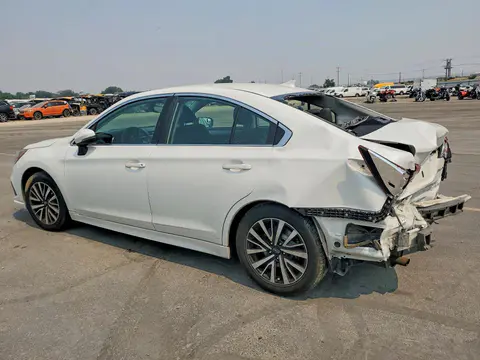 2018 Subaru Legacy VIN 4S3BNAF61J3022410 фото 2