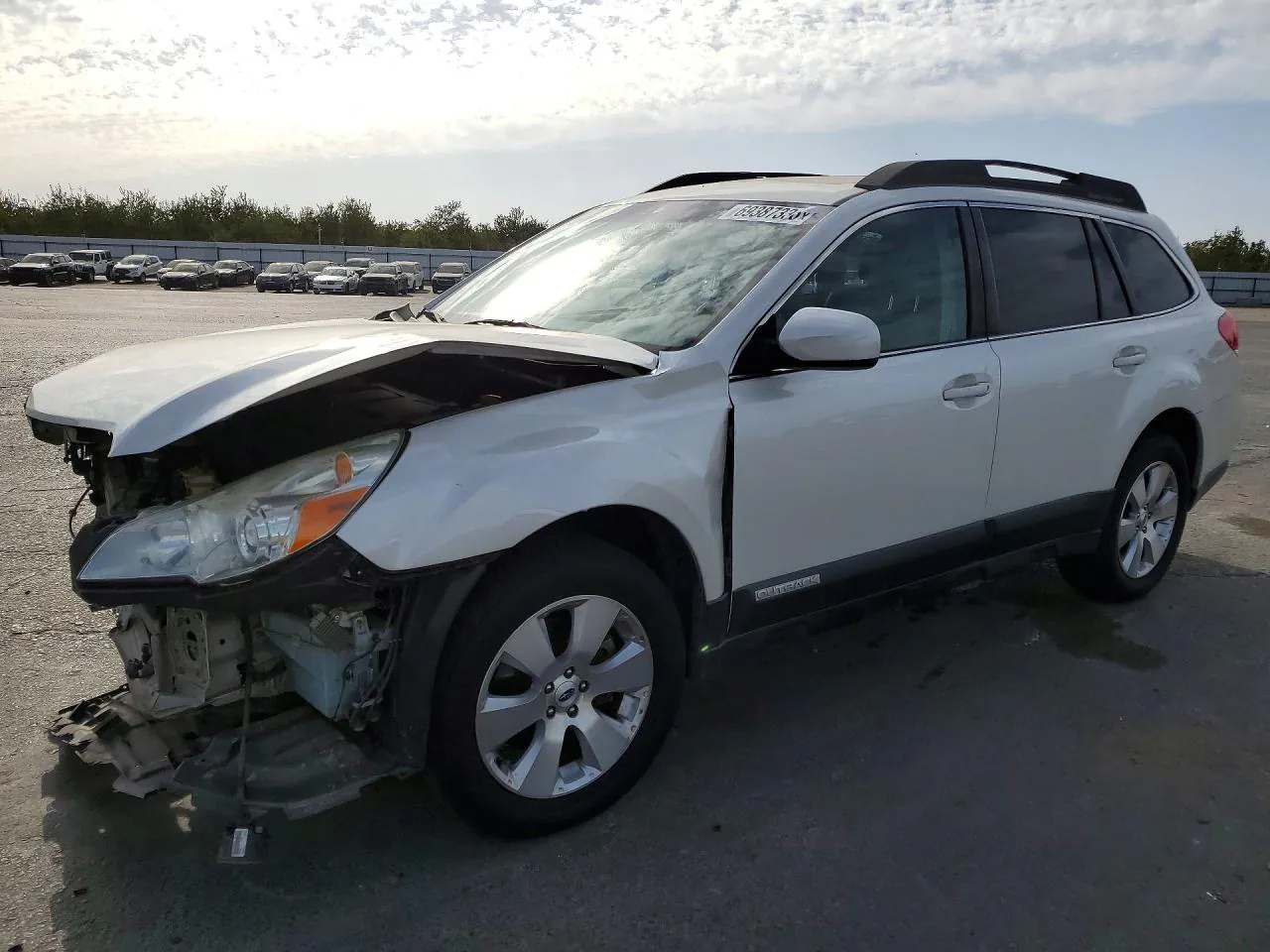 2011 Subaru Outback 3.6R Limited VIN 4S4BRDKC4B2421400 фото 1