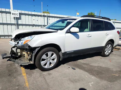 4S4BRBCC7B3419251 — 2011 Subaru Outback, Передняя часть, фото до ремонта