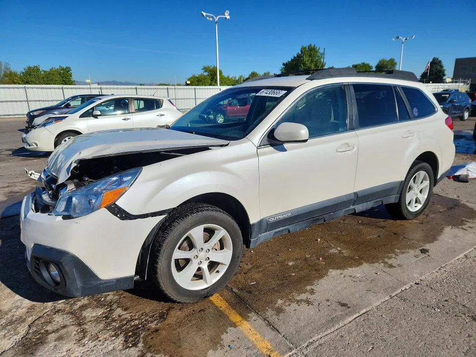 2014 Subaru Outback VIN 4S4BRCCC8E3279463 фото 1
