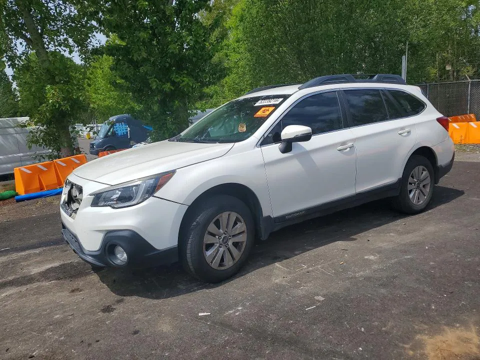2018 SUBARU OUTBACK VIN 4S4BSAFC9J3385001 фото 1