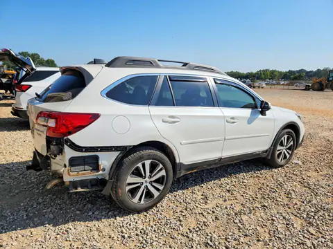 2018 Subaru Outback VIN 4S4BSENC4J3379793 фото 3