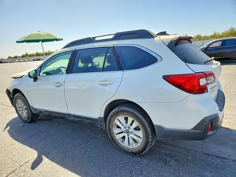 2018 Subaru Outback VIN 4S4BSAHC6J3381114 фото 2