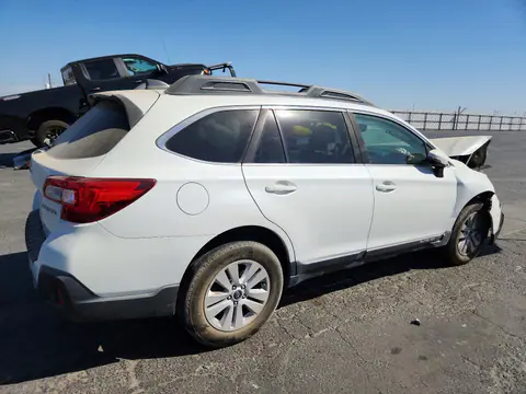2018 Subaru Outback VIN 4S4BSAHC6J3381114 фото 3