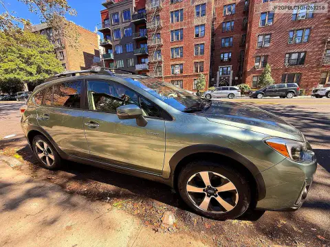 JF2GPBLC1GH263218 — 2016 Subaru XV, Мелкие вмятины и царапины, фото до ремонта
