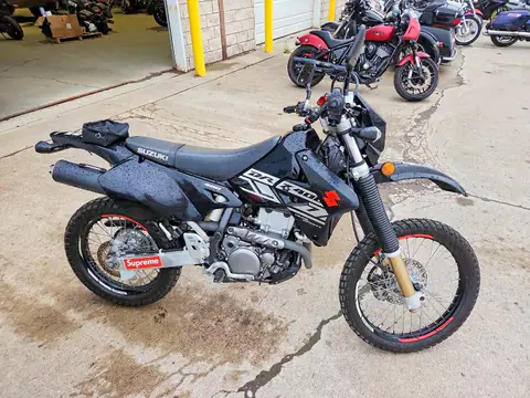 JS1SK43A6N7100966 — 2022 Suzuki DR-Z400, Мелкие вмятины и царапины (Minor Dent/Scratches), фото до ремонта