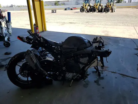 JS1DM11FXM7100015 — 2021 Suzuki GSX-R1000, Повреждения со всех сторон (All Over), фото до ремонта