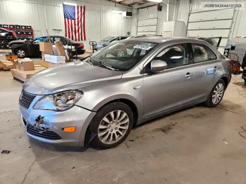 JS2RE9A3XA6101203 — 2010 Suzuki Kizashi, Передняя часть, фото до ремонта