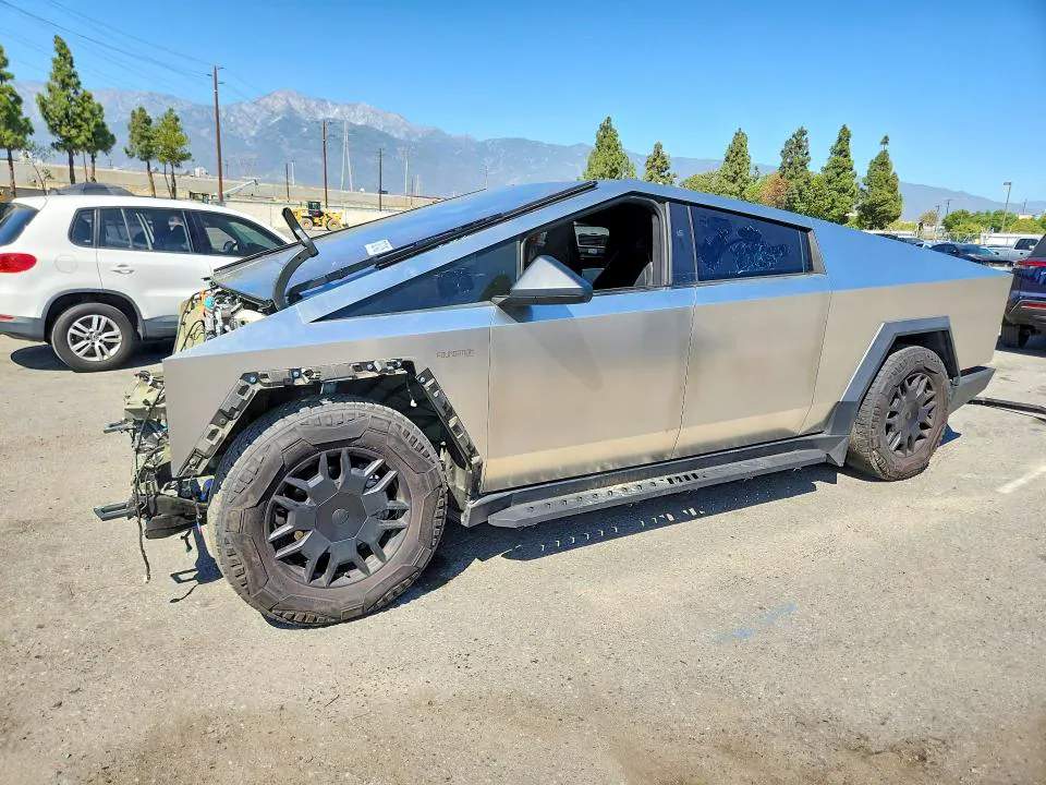 2024 Tesla Cybertruck VIN 7G2CEHED0RA019519 фото 1