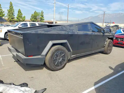7G2CEHED6SA069170 — 2025 Tesla Cybertruck, фото 3 с аукциона Copart 29.09.2026, Передняя часть