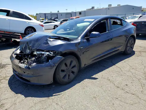 5YJ3E1EB9SF964566 — 2025 Tesla MDL 3, Передняя часть (Front End), фото до ремонта