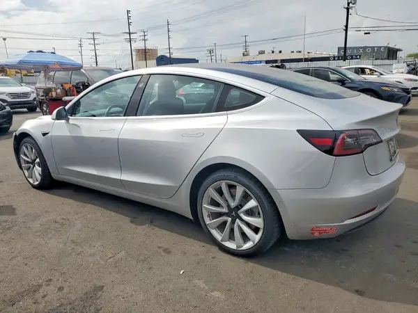 5YJ3E1EA5HF001874 — 2017 Tesla Model 3, фото 2 с аукциона Copart 28.09.2026, Передняя часть