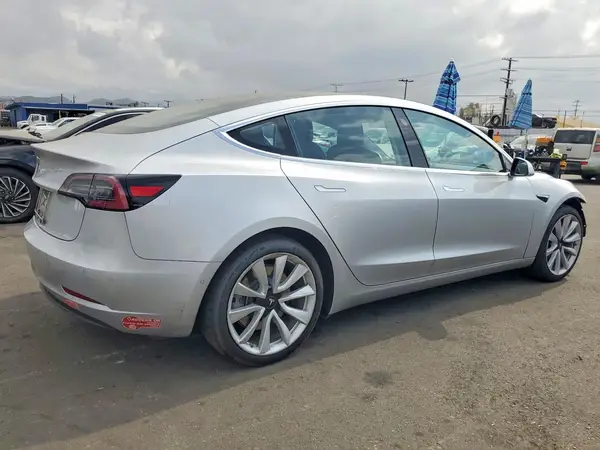 5YJ3E1EA5HF001874 — 2017 Tesla Model 3, фото 3 с аукциона Copart 28.09.2026, Передняя часть