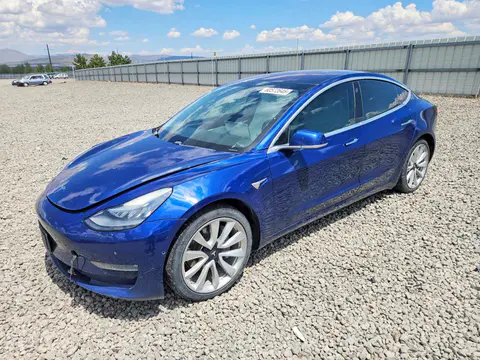 5YJ3E1EB1JF147753 — 2018 Tesla Model 3, Подтопление (Water/Flood), фото до ремонта