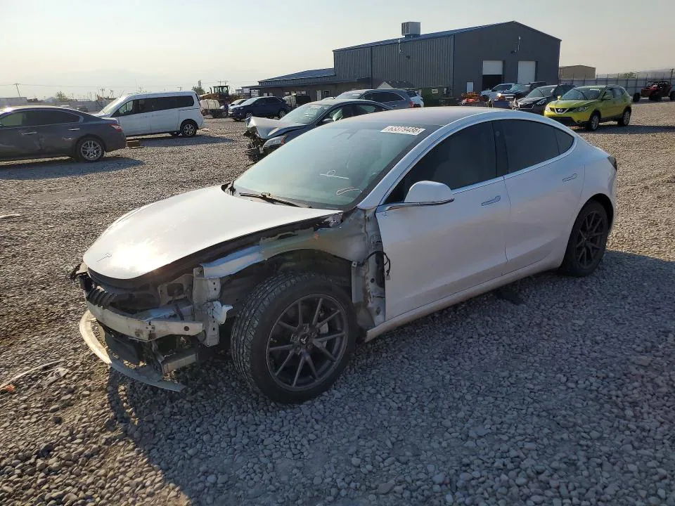 2018 TESLA MODEL 3 VIN 5YJ3E1EB1JF097968 фото 1
