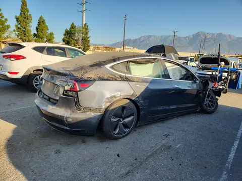 2018 Tesla MODEL 3 VIN 5YJ3E1EA3JF157661 фото 3