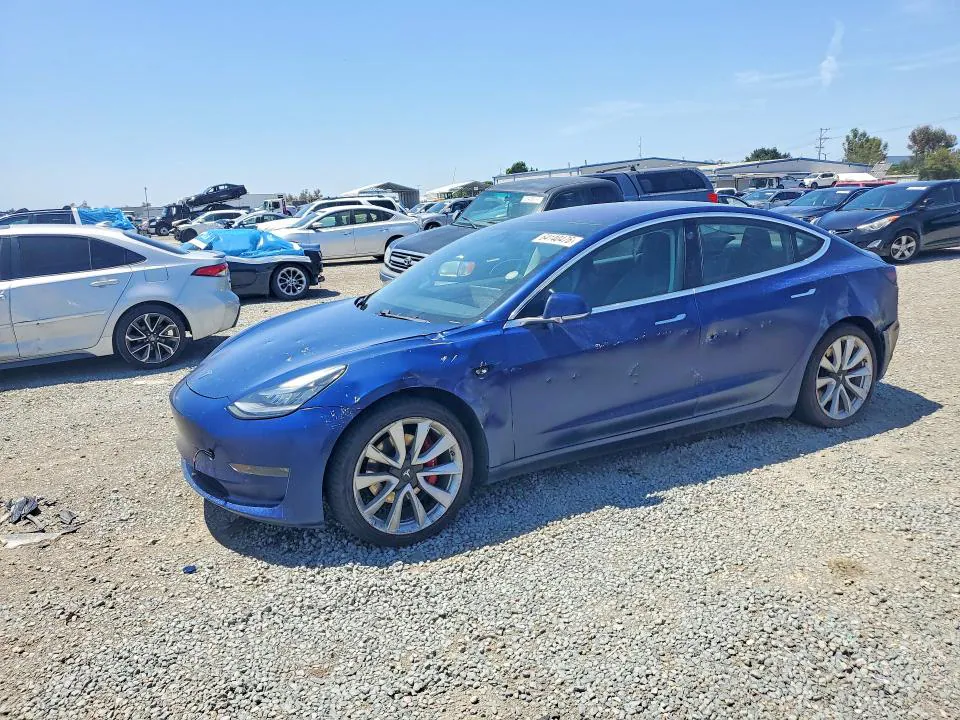 2018 Tesla MODEL 3 VIN 5YJ3E1EAXJF008101 фото 1