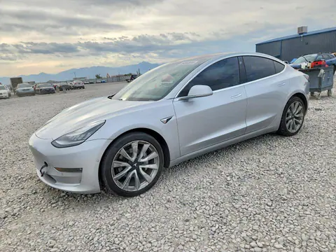 5YJ3E1EB4JF116951 — 2018 Tesla Model 3, Боковая часть (Side), фото до ремонта