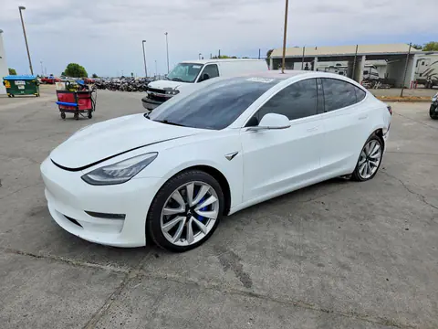 5YJ3E1EB6JF117678 — 2018 Tesla Model 3, Задняя часть (Rear End), фото до ремонта