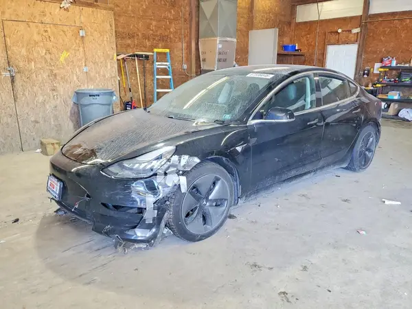 5YJ3E1EB6JF084603 — 2018 Tesla Model 3, Передняя часть (Front End), фото до ремонта