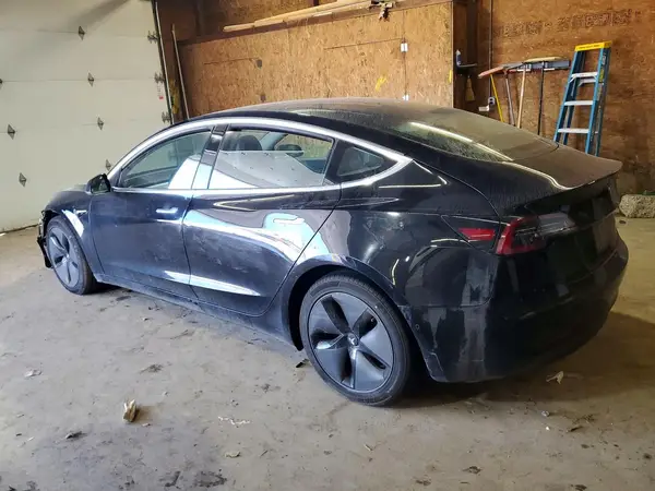 5YJ3E1EB6JF084603 — 2018 Tesla Model 3, фото 2 с аукциона Copart, Передняя часть