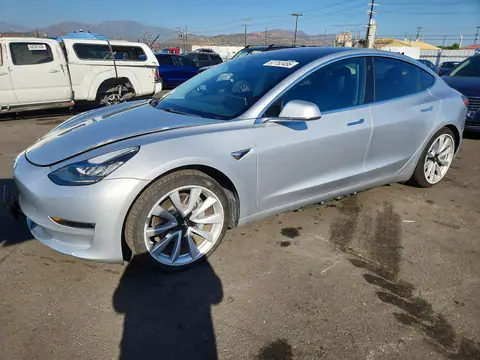 5YJ3E1EB7JF069172 — 2018 Tesla Model 3, Задняя часть (Rear End), фото до ремонта