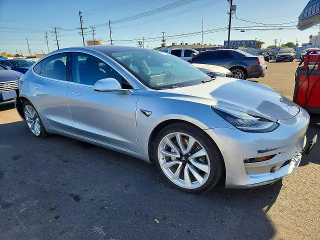5YJ3E1EB7JF069172 — 2018 Tesla Model 3, фото 4 с аукциона Copart 14.10.2026, Задняя часть