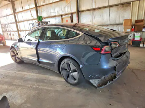 5YJ3E1EA2JF031520 — 2018 Tesla Model 3, фото 2 с аукциона Copart 30.09.2026, Задняя часть