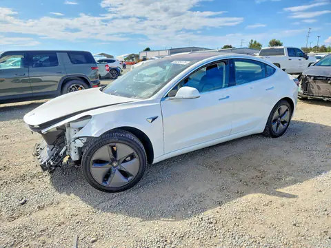 5YJ3E1EA7JF017256 — 2018 Tesla Model 3, Передняя часть (Front End), фото до ремонта