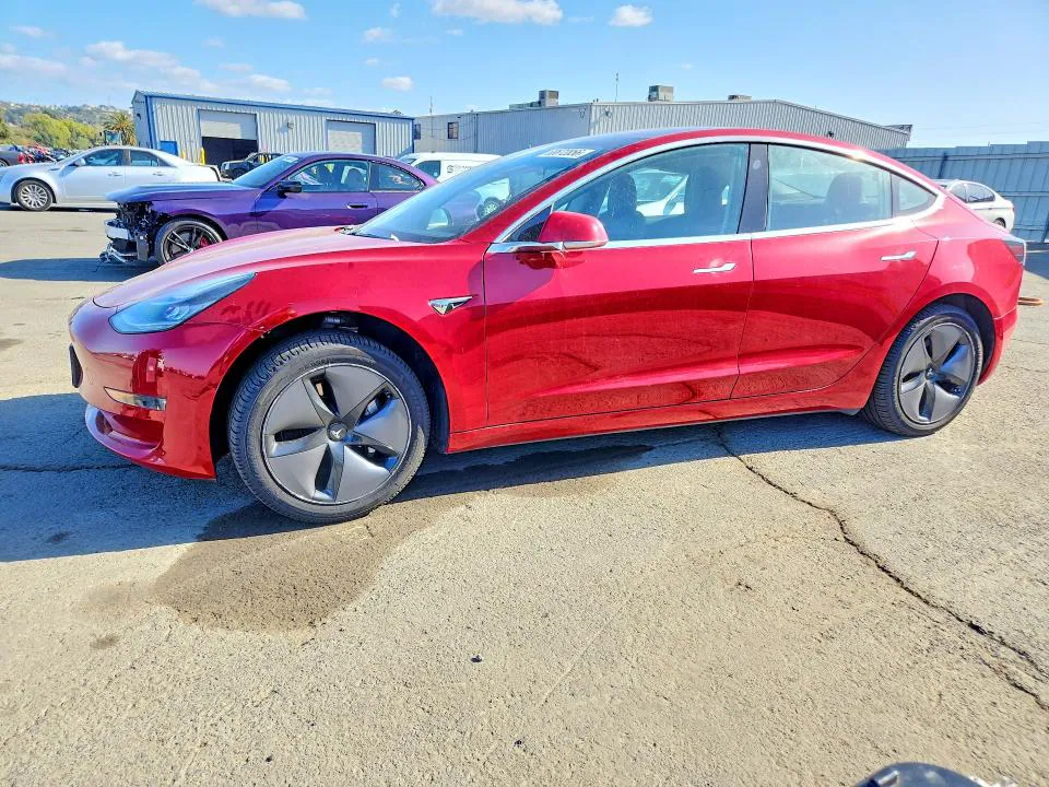 2018 Tesla MODEL 3 VIN 5YJ3E1EA3JF011678 фото 1