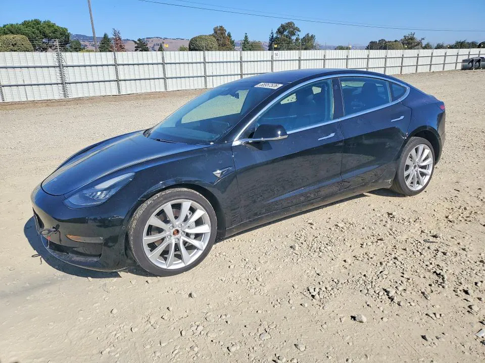 2018 Tesla MODEL 3 VIN 5YJ3E1EB7JF086750 фото 1