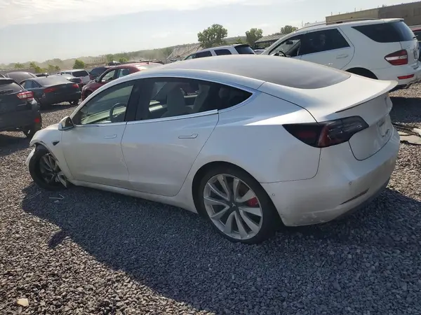 5YJ3E1EB3JF081352 — 2018 Tesla Model 3, фото 2 с аукциона Copart 13.10.2026, Передняя часть