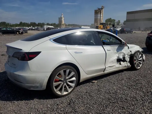 5YJ3E1EB3JF081352 — 2018 Tesla Model 3, фото 3 с аукциона Copart 13.10.2026, Передняя часть