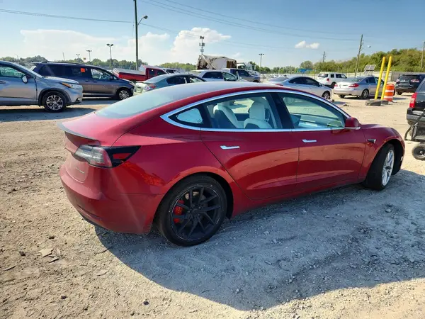 5YJ3E1EBXJF055430 — 2018 Tesla Model 3, фото 3 с аукциона Copart, Передняя часть
