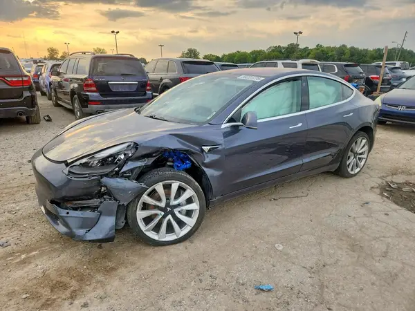 5YJ3E1EB5JF186944 — 2018 Tesla Model 3, Передняя часть (Front End), фото до ремонта
