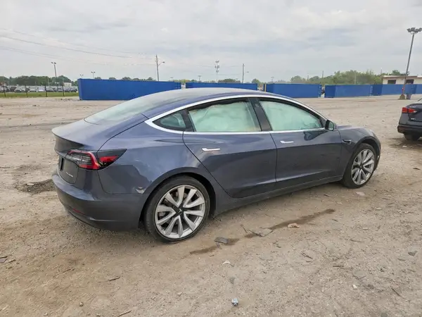 5YJ3E1EB5JF186944 — 2018 Tesla Model 3, фото 3 с аукциона Copart, Передняя часть