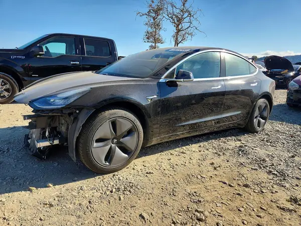 5YJ3E1EA5JF109191 — 2018 Tesla Model 3, Передняя часть (Front End), фото до ремонта