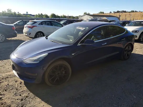 5YJ3E1EA4JF154123 — 2018 Tesla Model 3, Задняя часть (Rear End), фото до ремонта