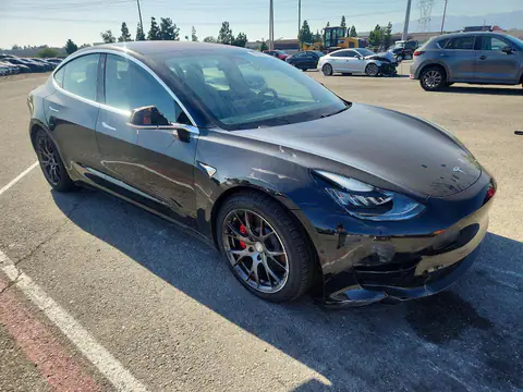 5YJ3E1EB7JF083833 — 2018 Tesla Model 3, фото 4 с аукциона Copart 13.10.2026, Передняя часть