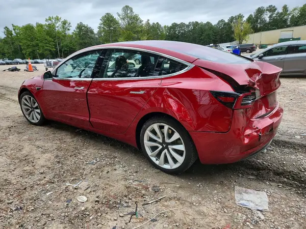 5YJ3E1EA0JF018023 — 2018 Tesla Model 3, фото 2 с аукциона Copart, Задняя часть
