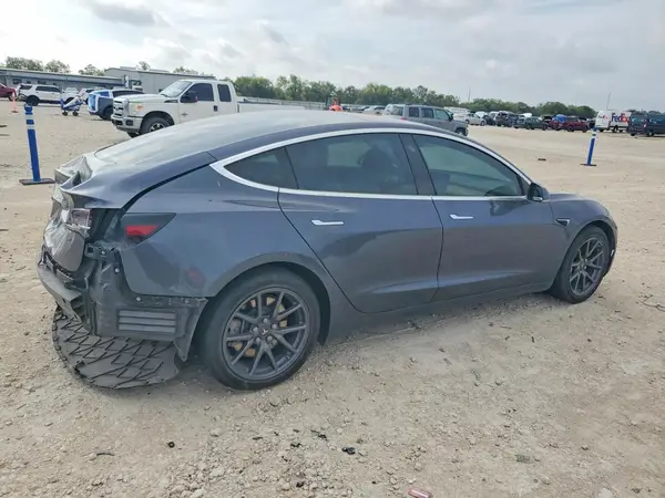 5YJ3E1EA0JF053452 — 2018 Tesla Model 3, фото 3 с аукциона Copart, Задняя часть