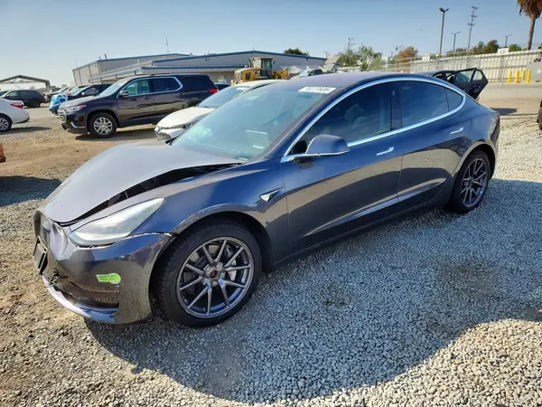 5YJ3E1EB2JF128600 — 2018 Tesla Model 3, Передняя часть (Front End), фото до ремонта