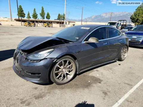 5YJ3E1EA9JF018909 — 2018 Tesla Model 3, Передняя часть, фото до ремонта