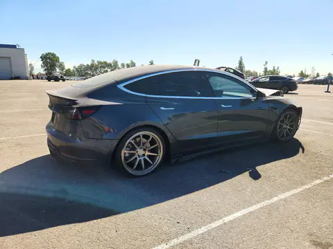 2018 Tesla Model 3 VIN 5YJ3E1EA9JF018909 фото 3
