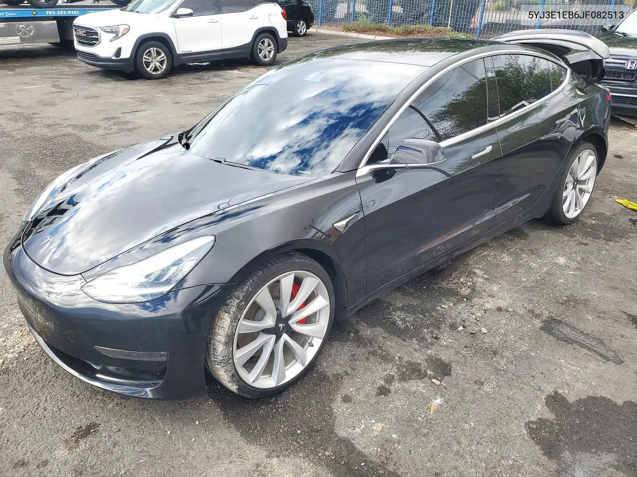 2018 Tesla Model 3 VIN 5YJ3E1EB6JF082513 фото 1